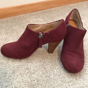 Burgundy ankle bootie